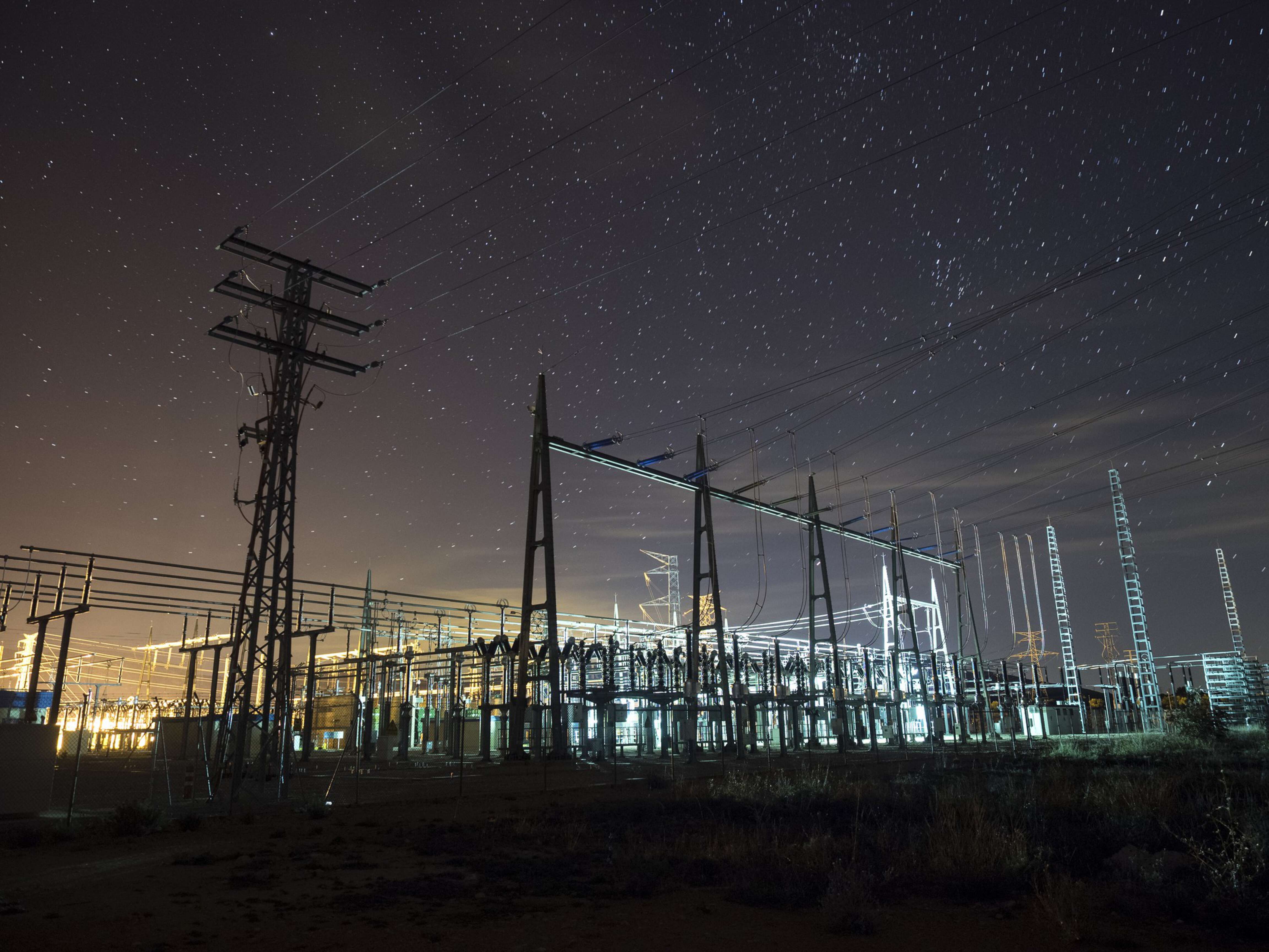 GREATER EFFICIENCY. FEWER FAILURES. SERVICE SOLUTIONS FOR TRANSFORMER COOLING SYSTEMS